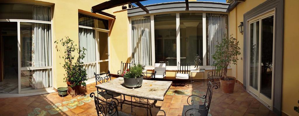Bed And Breakfast Riviera Di Chiaia Turrisi Naples Exterior photo