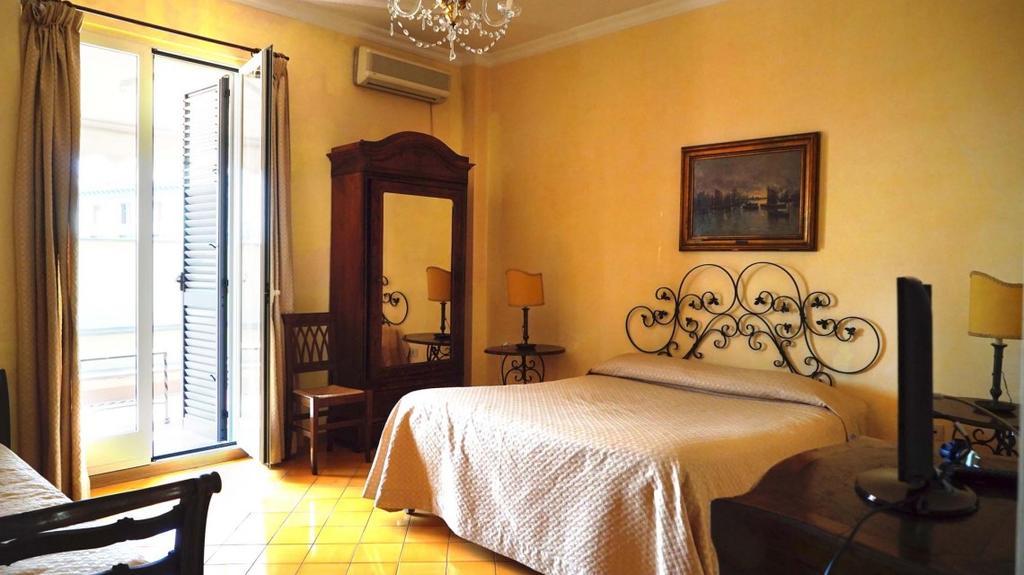 Bed And Breakfast Riviera Di Chiaia Turrisi Naples Exterior photo